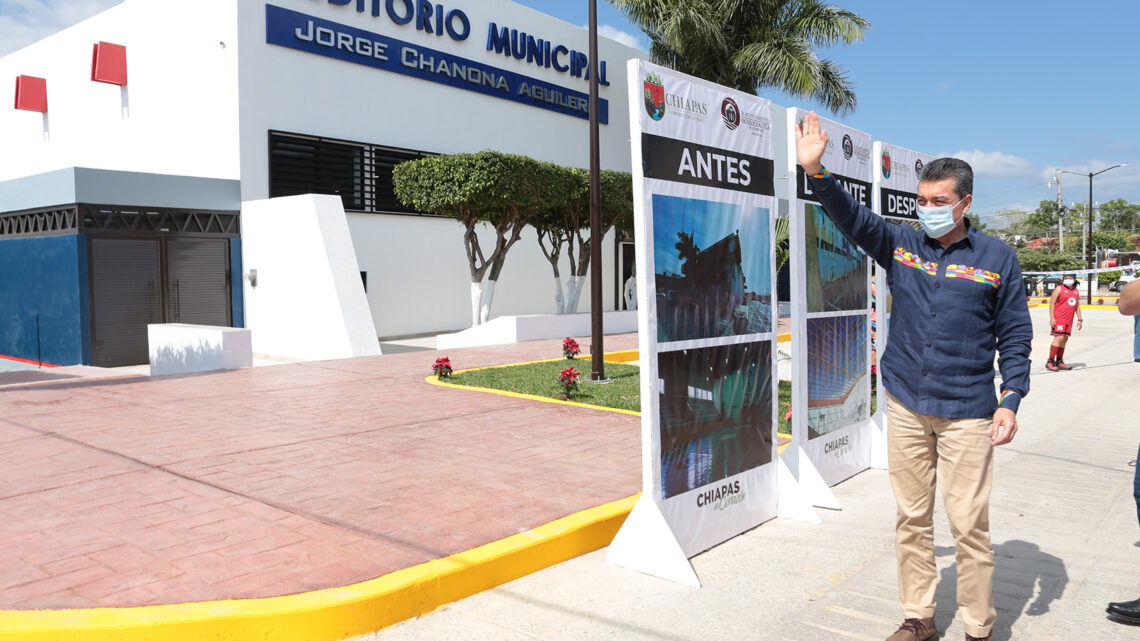 Inaugura Rutilio Escandón rehabilitación del Auditorio Municipal de Ocozocoautla