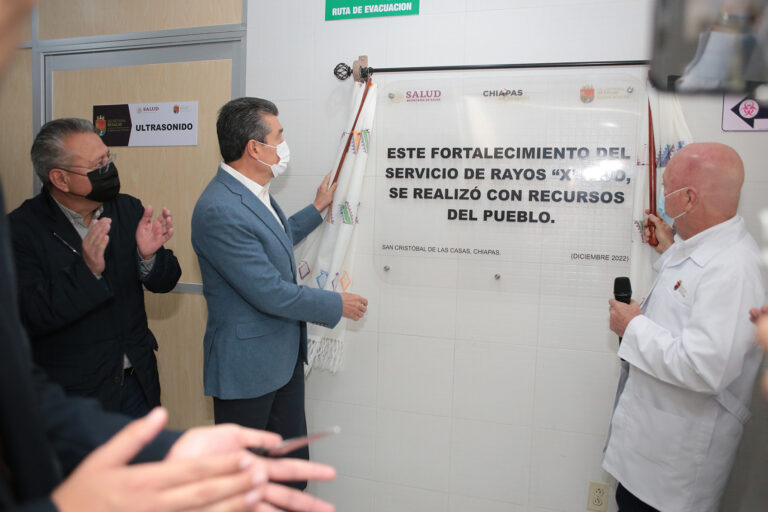 <strong>Fortalece Rutilio Escandón servicios de Hemodiálisis y Rayos X en el Hospital de Las Culturas de SCLC</strong>