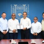 <strong>Reconoce CANACO Tuxtla la gestión del rector de la UNACH Carlos Faustino Natarén Nandayapa</strong>