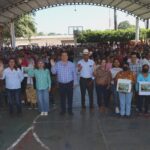 Mariano Rosales entrega aves de postura en Agrónomos Mexicanos