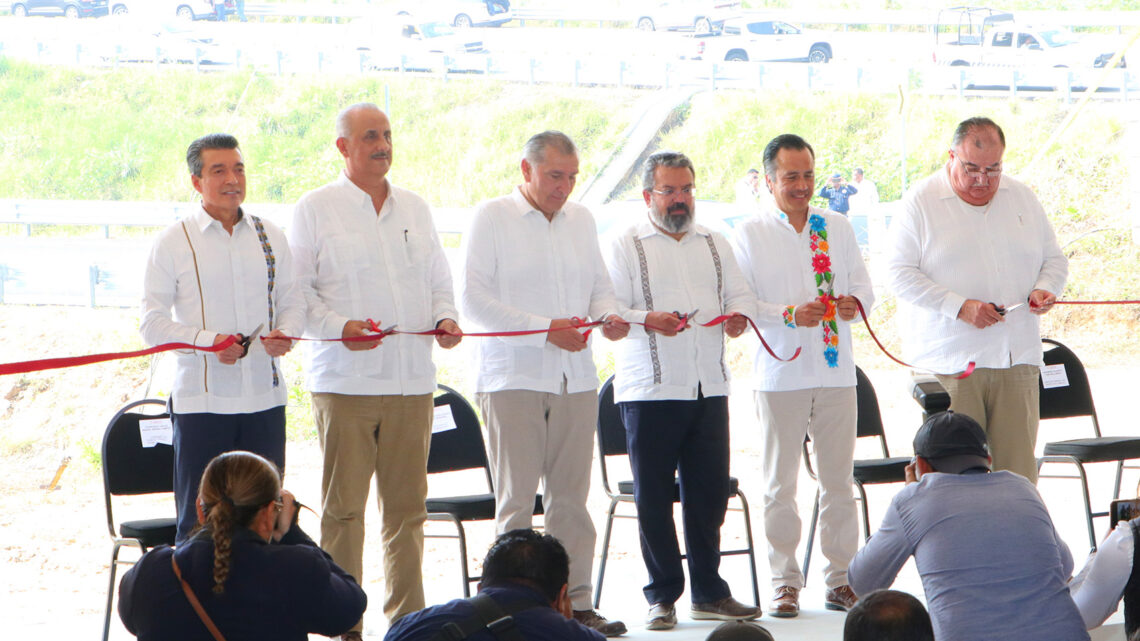 Rutilio Escandón y titular de Segob, Adán Augusto López, inauguran Estación Chontalpa-Las Choapas-Ocozocoautla