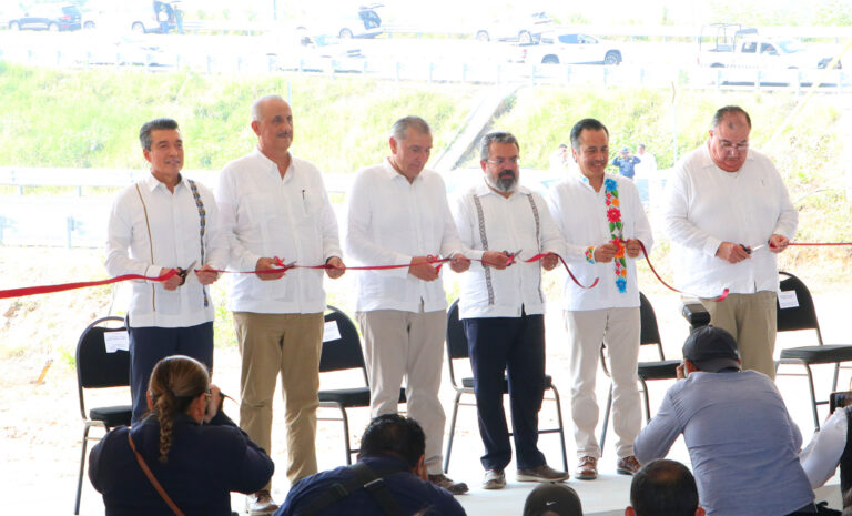 <strong>Rutilio Escandón y titular de Segob, Adán Augusto López, inauguran Estación Chontalpa-Las Choapas-Ocozocoautla</strong>