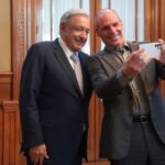 Presidente recibe en Palacio Nacional al economista griego, Yanis Varoufakis