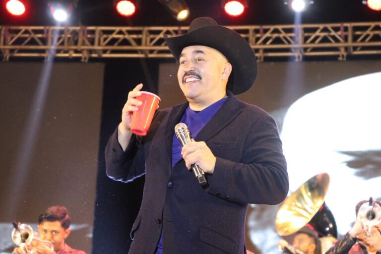 Todo un éxito la presentación de Lupillo Rivera en el arranque de la Feria Villaflores 2023