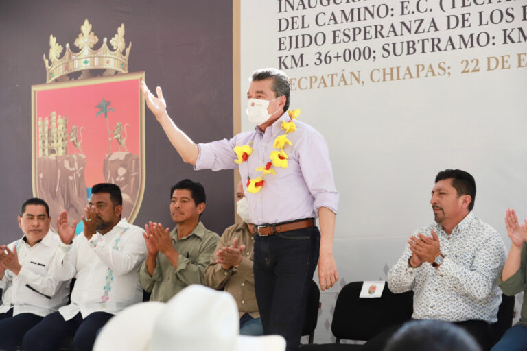 <strong>Rutilio Escandón inaugura camino Tecpatán- Raudales Malpaso, en el ejido Esperanza de los Pobres</strong>