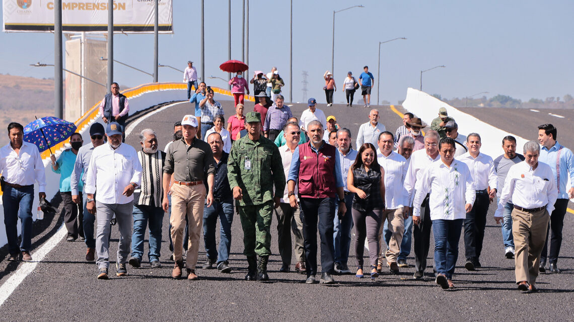 Rutilio Escandón abre al tránsito la parte superior del doble paso a desnivel del Libramiento Norte