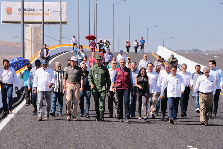 <strong>Rutilio Escandón abre al tránsito la parte superior del doble paso a desnivel del Libramiento Norte</strong>