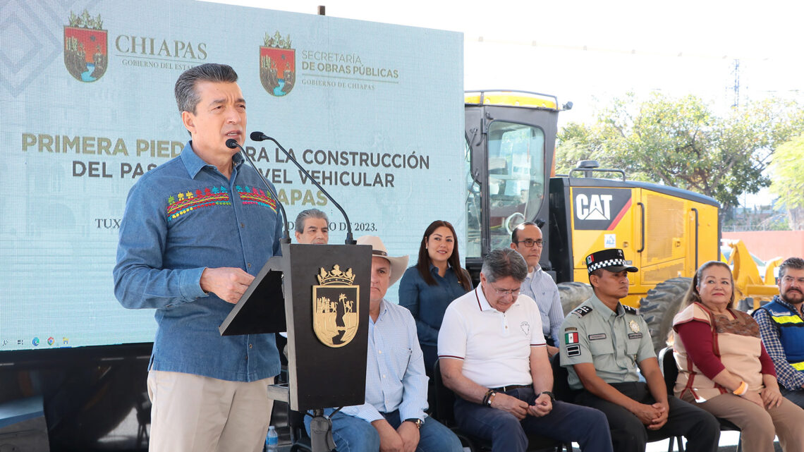 Rutilio Escandón da banderazo de inicio a construcción del paso a desnivel a la altura de la Torre Chiapas