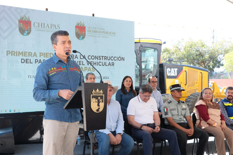 <strong>Rutilio Escandón da banderazo de inicio a construcción del paso a desnivel a la altura de la Torre Chiapas</strong>