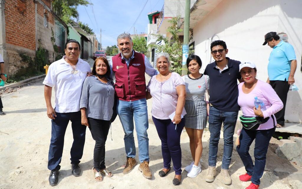 Tras 25 años de espera habitantes de la Potinaspak disfrutarán de calles nuevas en Tuxtla: Ángel Torres