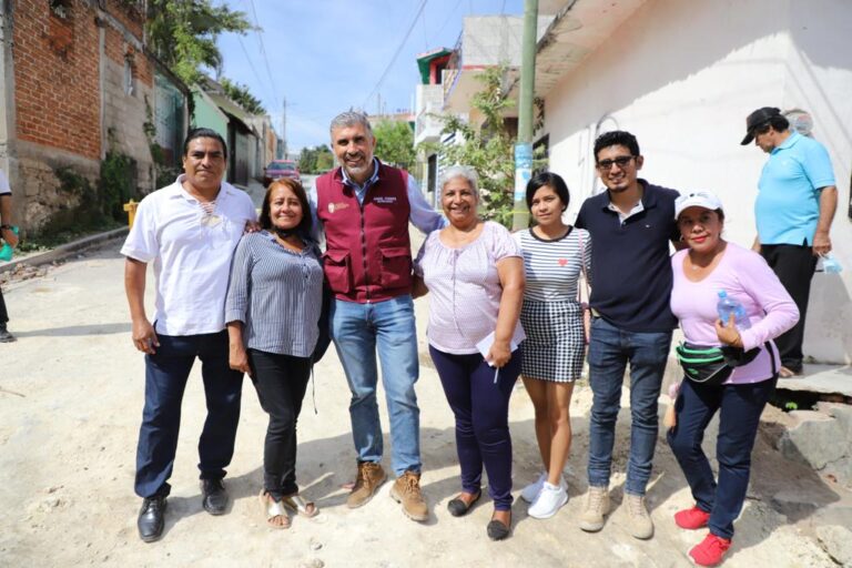 <strong>Tras 25 años de espera habitantes de la Potinaspak disfrutarán de calles nuevas en Tuxtla: Ángel Torres</strong>