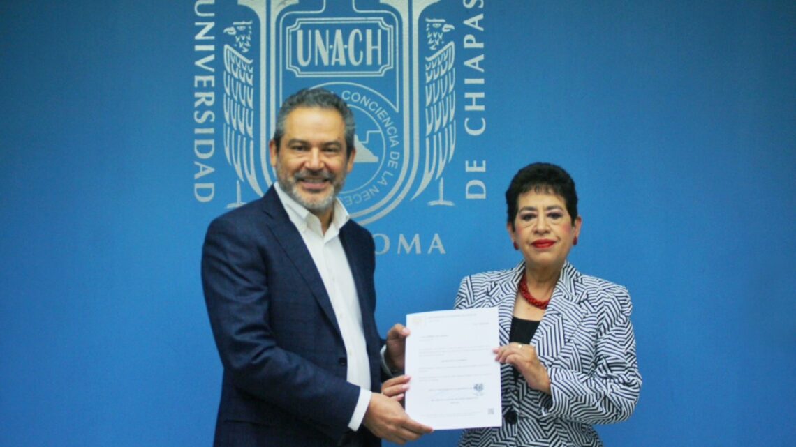 Ratifica el rector de la UNACH Carlos Faustino Natarén Nandayapa a María Eugenia Culebro Mandujano como Secretaria General