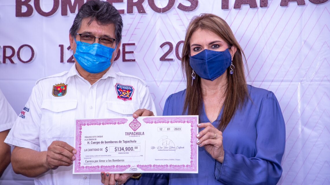 ENTREGA ROSY URBINA MÁS DE 556 MIL PESOS AL CUERPO DE BOMBEROS DE TAPACHULA