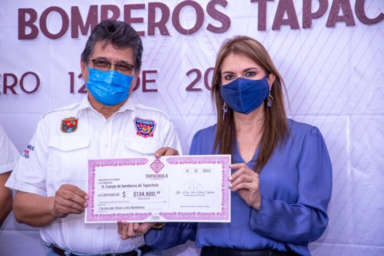 ENTREGA ROSY URBINA MÁS DE 556 MIL PESOS AL CUERPO DE BOMBEROS DE TAPACHULA