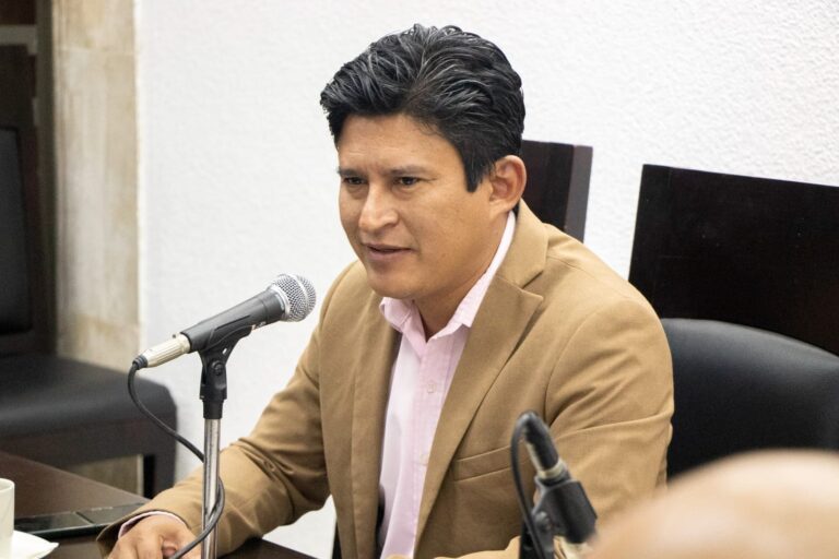 Atiende comisión presidida por el Diputado <a href="https://www.facebook.com/Dr.Chilo?__cft__[0]=AZXzf8xzmgrJpwYdVblzjN3woooYN-ok5ijvZcvKnRSAXguk1dEKKPgDzHzdA7_SENRgAZ5K_lnNMqsrt1gUabbDgnaPyTf1V6uVDkS-rc33YLNLqtBLuvsxgr3DKZi1QysR7pEgPzJbw-O5jxC145_-&__tn__=-]K-R">Isidro Ovando</a> Medina tema de límites Tapachula -Mazatán