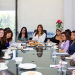 Sostiene Rocío Cervantes reunión con mujeres feministas universitarias