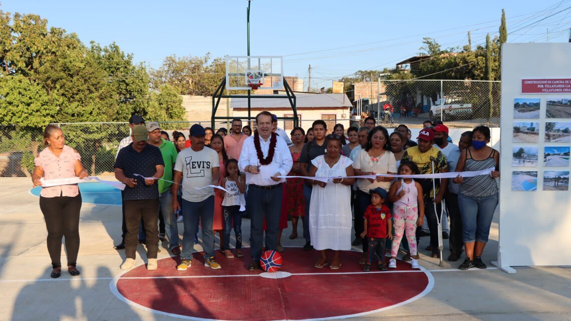 Mariano Rosales continúa inaugurando obras de beneficio para las familias de Villaflores