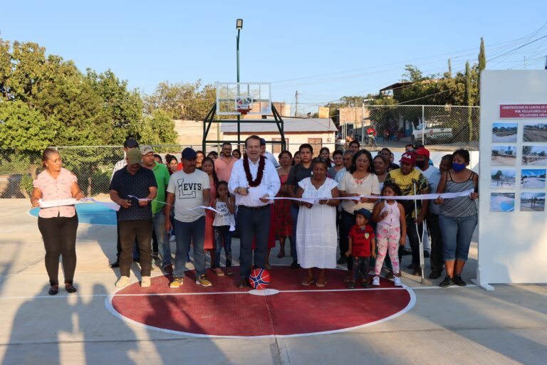 Mariano Rosales continúa inaugurando obras de beneficio para las familias de Villaflores