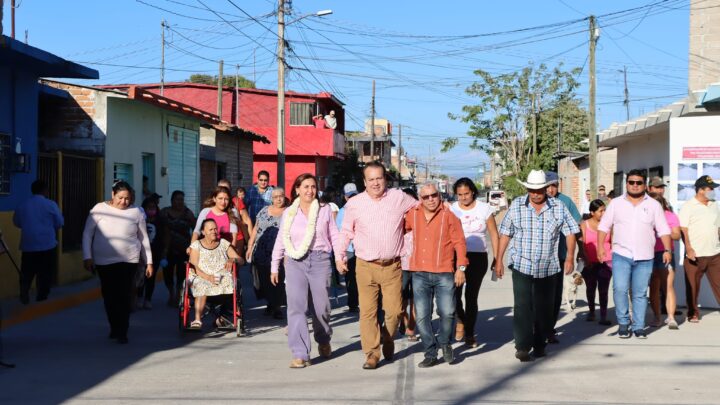 Mariano Rosales Zuarth entrega calles pavimentadas en barrio Frailescano