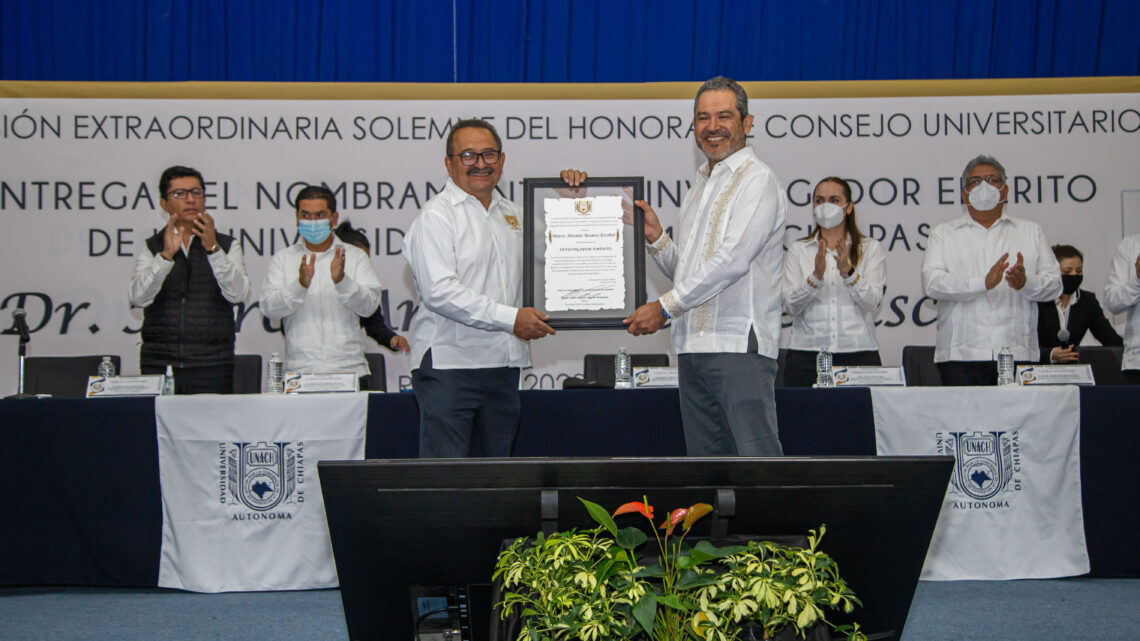 Entrega UNACH reconocimientos como Investigadores Eméritos y Profesor Emérito a académicos de la institución