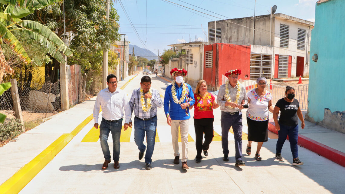 Rutilio Escandón inaugura obras de pavimentación de vialidades en colonia Plan de Ayala, en Tuxtla Gutiérrez