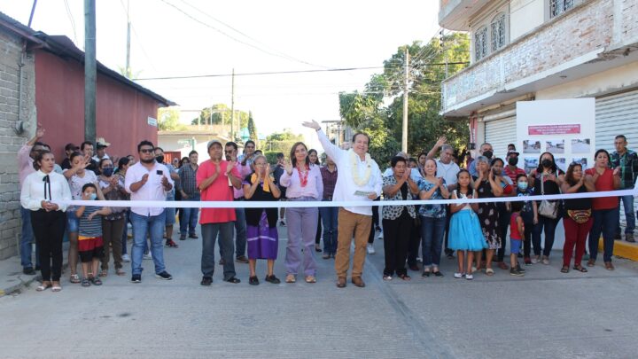 Mariano Rosales y vecinos del barrio Guadalupe inauguran pavimentación de calles