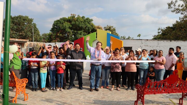 Entrega Mariano Rosales parque recreativo en Nueva Esperanza