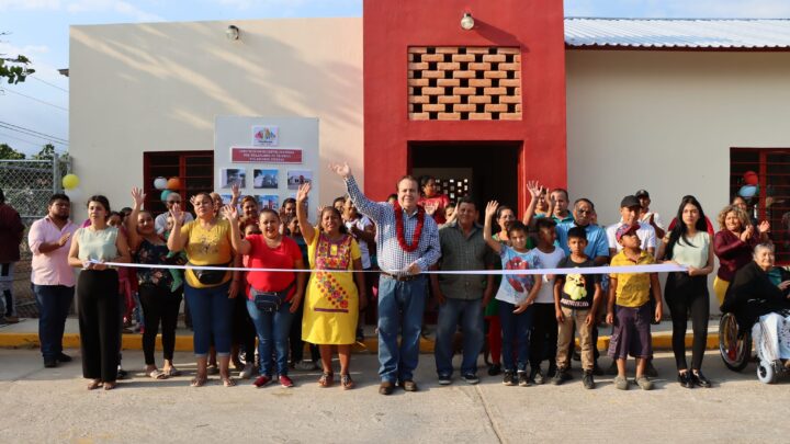 En el Fraccionamiento El Triunfo Mariano Rosales entrega Centro de Desarrollo Comunitario