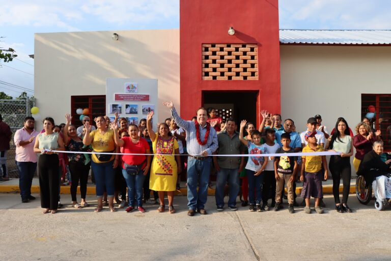 En el Fraccionamiento El Triunfo Mariano Rosales entrega Centro de Desarrollo Comunitario