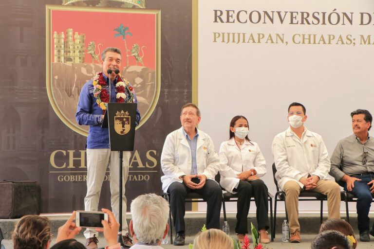 <strong>Inaugura Rutilio Escandón reconversión del Hospital Básico Comunitario “Dr. Rafael Alfaro González”, de Pijijiapan</strong>