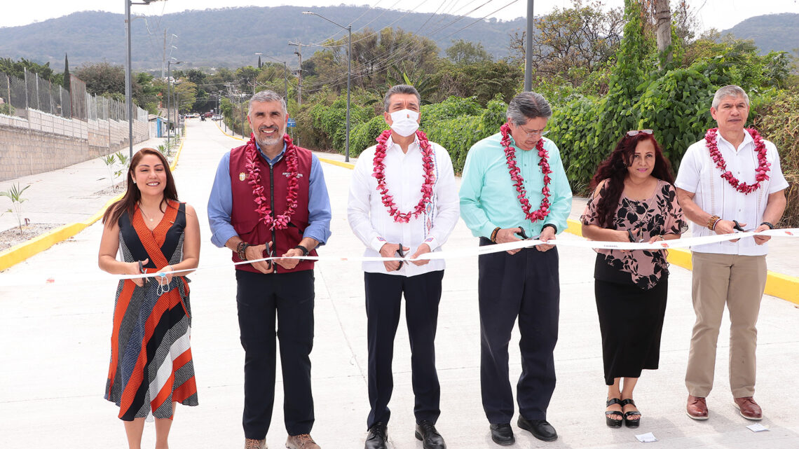 En Tuxtla Gutiérrez, Rutilio Escandón inaugura pavimentación de calles en la Colonia Arroyo Grande