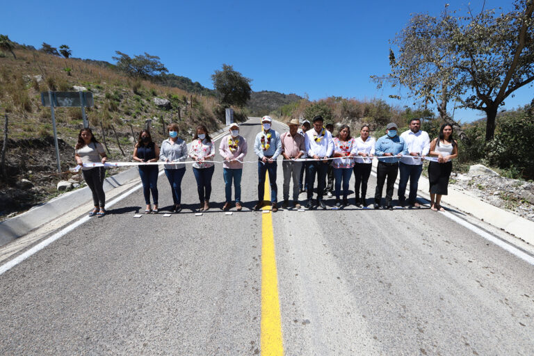 <strong>En Bochil, Rutilio Escandón inaugura modernización y ampliación del camino Luis Espinoza-Chavarría</strong>