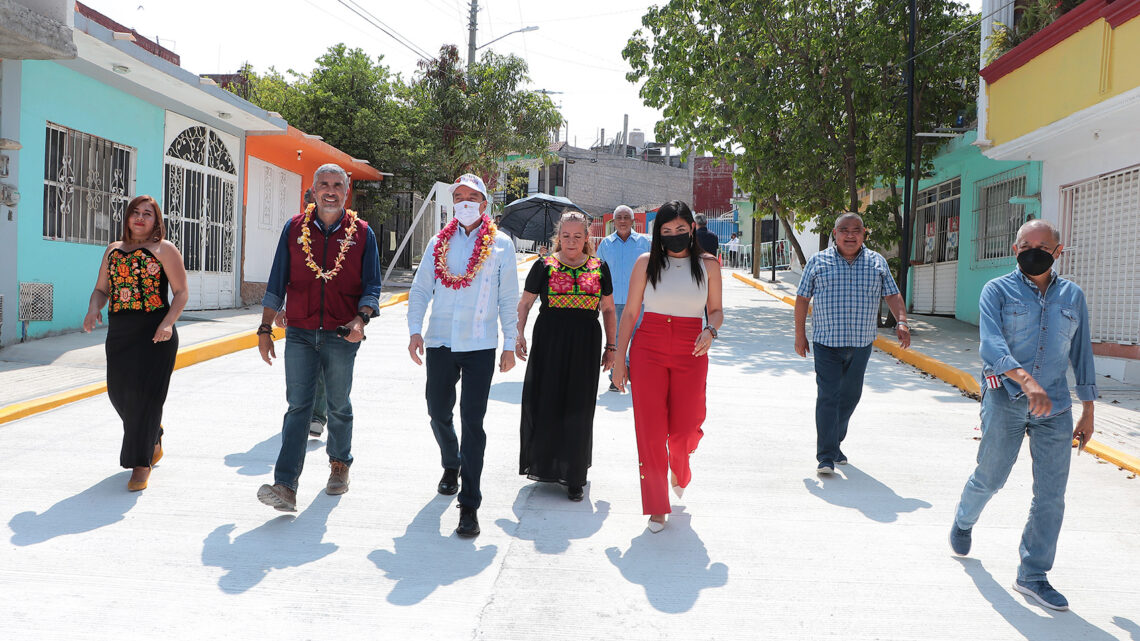 Rutilio Escandón continúa mejorando las calles de Tuxtla; se pavimentó la Avenida San Marcos en La Misión