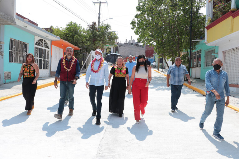 <strong>Rutilio Escandón continúa mejorando las calles de Tuxtla; se pavimentó la Avenida San Marcos en La Misión</strong>