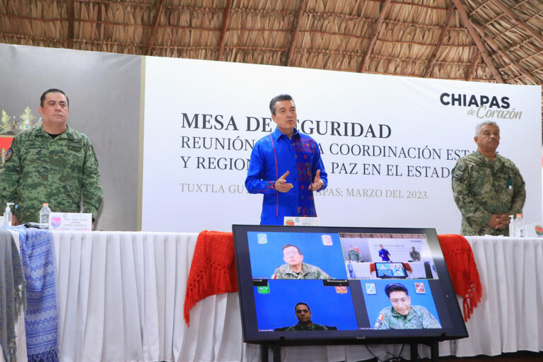 <strong>Rutilio Escandón agradece al canino Sismo, jubilado tras más de una década de servir a Chiapas</strong>