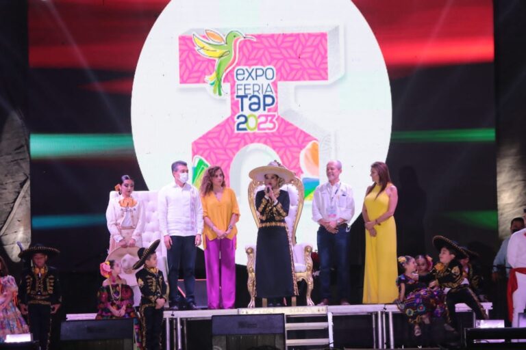 PARTICIPA ROSY URBINA EN LA INAUGURACIÒN DE LA EXPO FERIA Y EXPO GANADERA TAPACHULA 2023