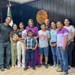 ROSY URBINA, RECIBE A NIÑOS AJEDRECISTAS TAPACHULTECOS