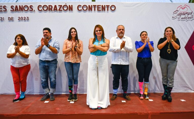 ROSY URBINA PRESIDE PROGRAMA “DIENTES SANOS, CORAZÓN CONTENTO”.