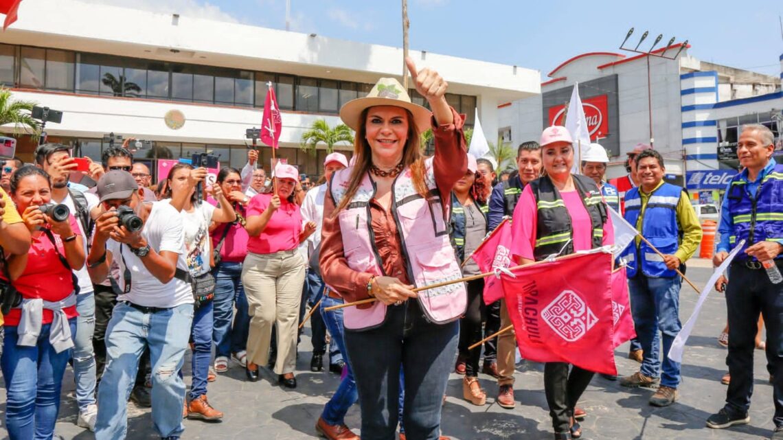 ROSY URBINA DA BANDERAZO DE REHABILITACIÓN INTEGRAL DEL PARQUE CENTRAL “MIGUEL HIDALGO”