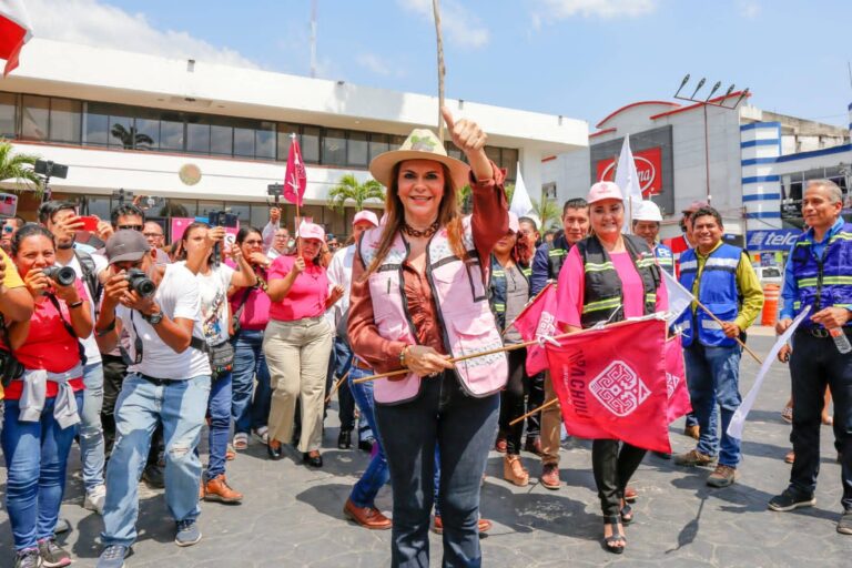 ROSY URBINA DA BANDERAZO DE REHABILITACIÓN INTEGRAL DEL PARQUE CENTRAL “MIGUEL HIDALGO”