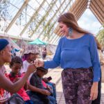 ENTREGA UNICEF A ROSY URBINA EQUIPO ODONTOLÓGICO Y MATERIALES DE CURACIÓN