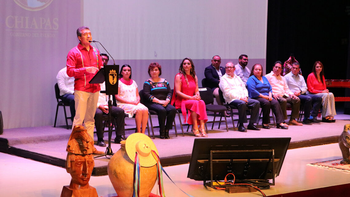 Participa Rutilio Escandón en la clausura de los Foros Juveniles Transformando Realidades