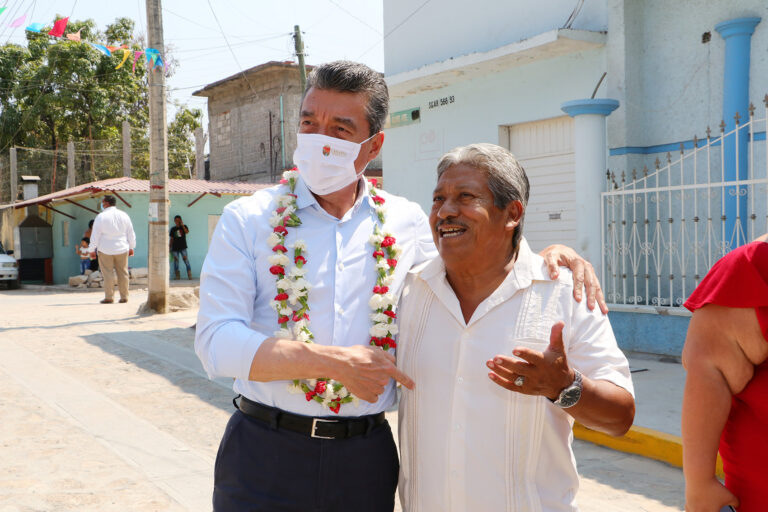 <strong>En Tuxtla Gutiérrez, Rutilio Escandón inaugura pavimentación de vialidades en Patria Nueva</strong>