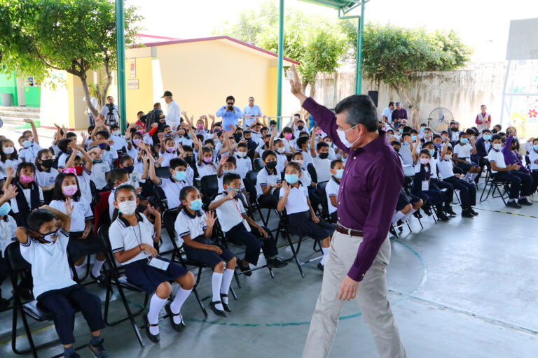 <strong>Junto a AMLO estamos sacando adelante la educación de Chiapas: Rutilio Escandón</strong>