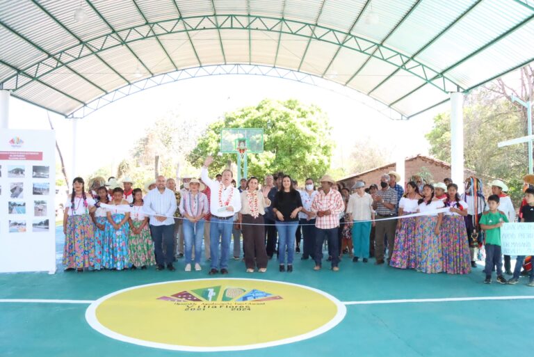 Mariano Rosales entrega domo en Ranchería San Francisco