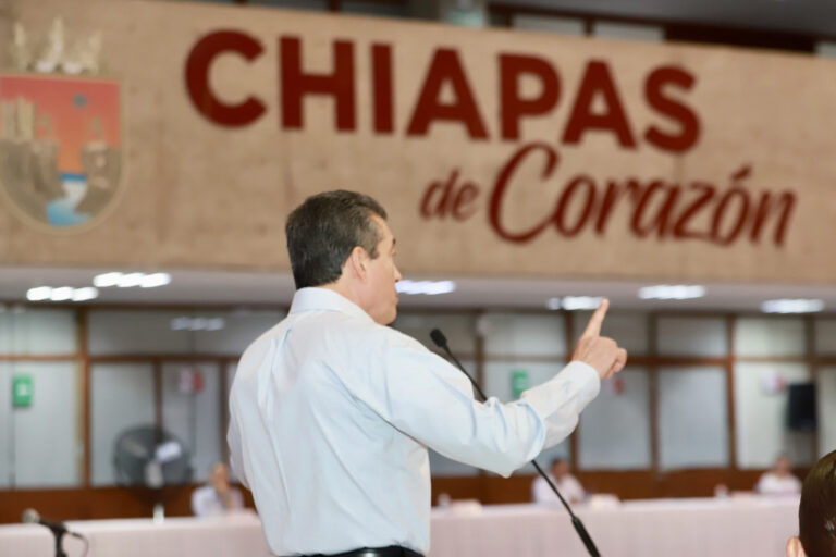 <strong>Rutilio Escandón asegura que no se tocará ningún árbol de los parques Joyyo Mayu, Caña Hueca y Tuchtlán</strong>