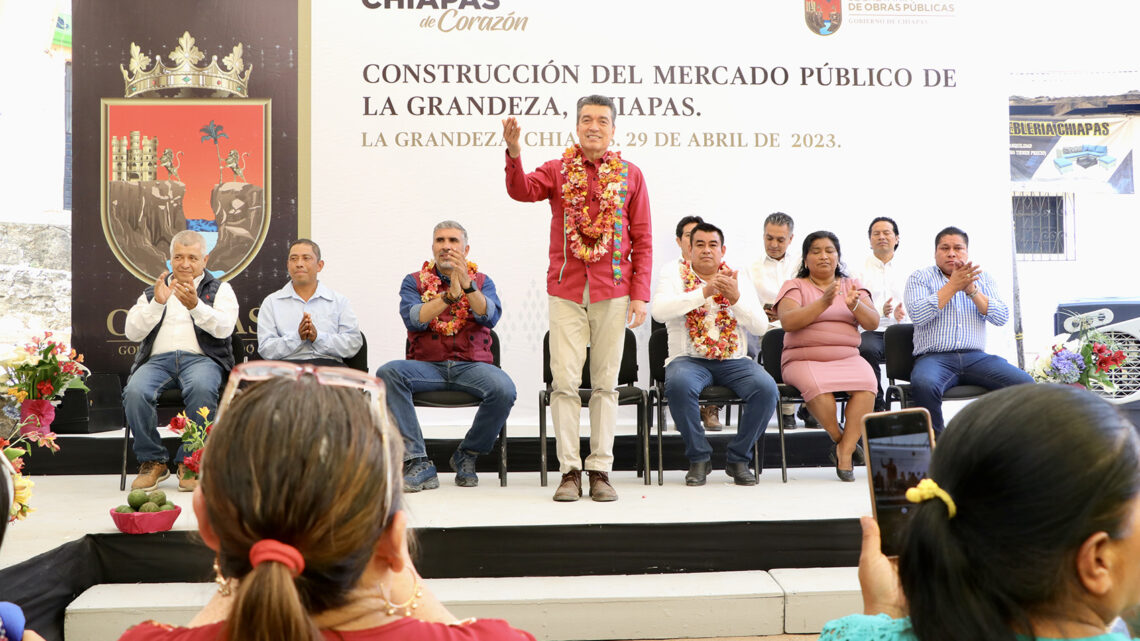 En La Grandeza, Rutilio Escandón inaugura construcción del Mercado Público y pavimentación de calles