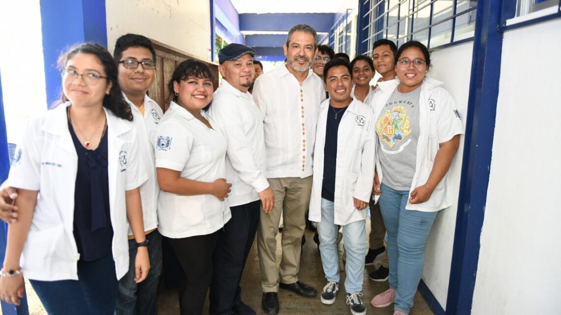 Realizan inversión histórica en tres laboratorios de la Facultad de Ciencias Químicas de la UNACH en Tapachula