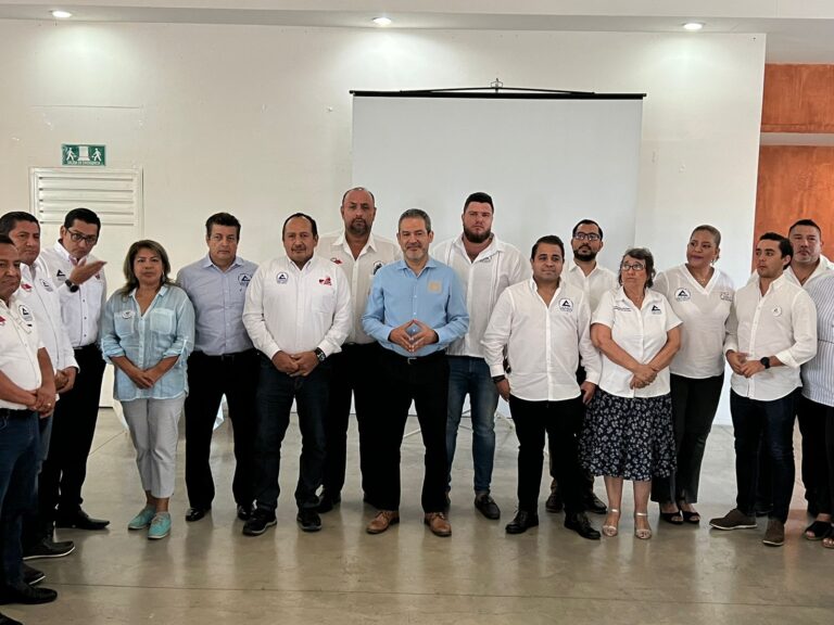 <strong>Presenta UNACH el Programa Profesional Superior Universitario a empresarios tapachultecos</strong>