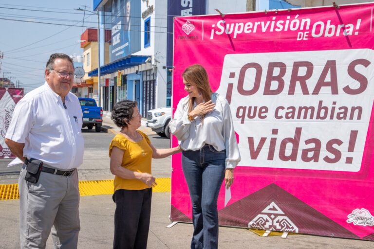 ROSY URBINA, SUPERVISA REHABILITACIÓN DE REJILLAS PLUVIALES EN TAPACHULA